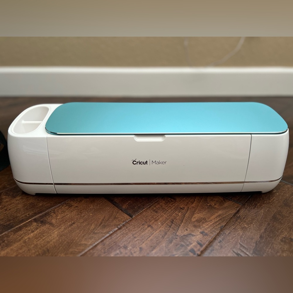 Cricut Maker plus accessories
